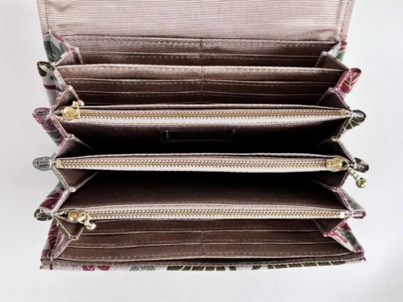 フラップ開閉型•家計やりくり財布•3費目管理用・植物柄生成り・内部