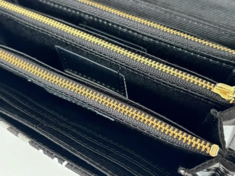 フラップ開閉型•家計やりくり財布•３費目管理用･北欧花柄･費目ポケット