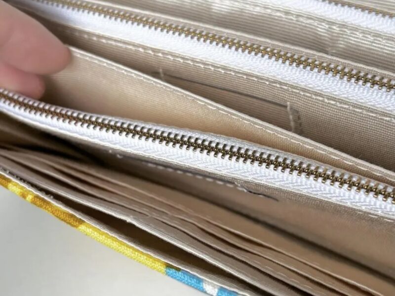 フラップ開閉型•家計やりくり財布•3費目管理用・マスタードフラワー柄・お札ポケット