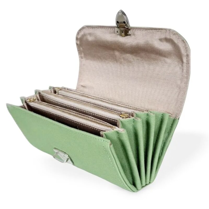 フラップ開閉型•家計やりくり財布•３費目管理用･アップルグリーン・開いた状態