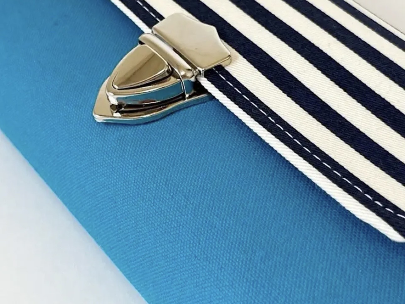 フラップ開閉型•家計やりくり財布•3費目管理用・ターコイズブルー×ボーダー・生地