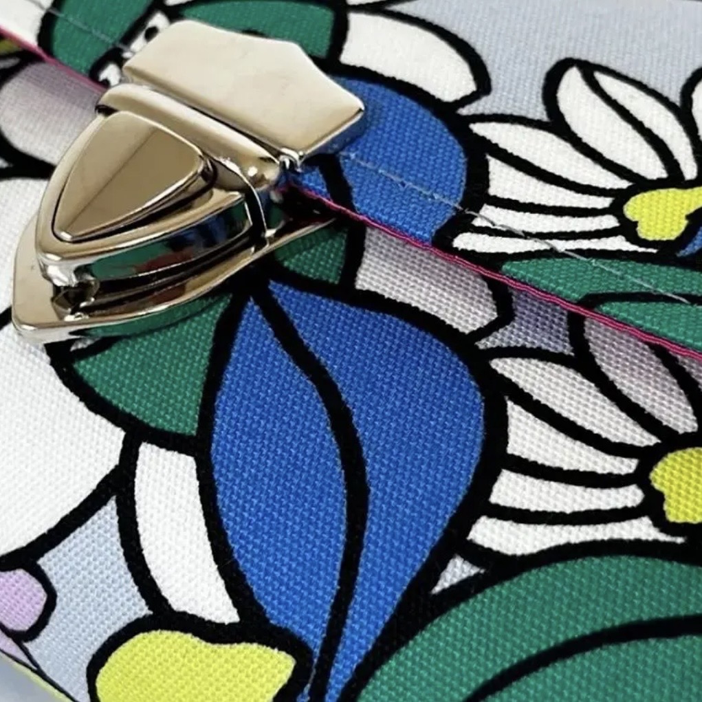 フラップ開閉型•家計やりくり財布•３費目管理用･レトロフラワーブルー･生地