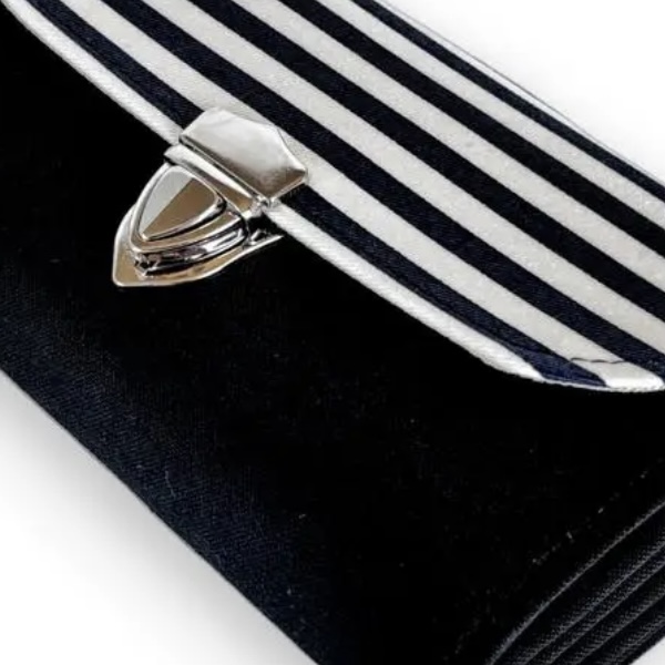 フラップ開閉型•家計やりくり財布•3費目管理用・ブラック×ボーダー・生地