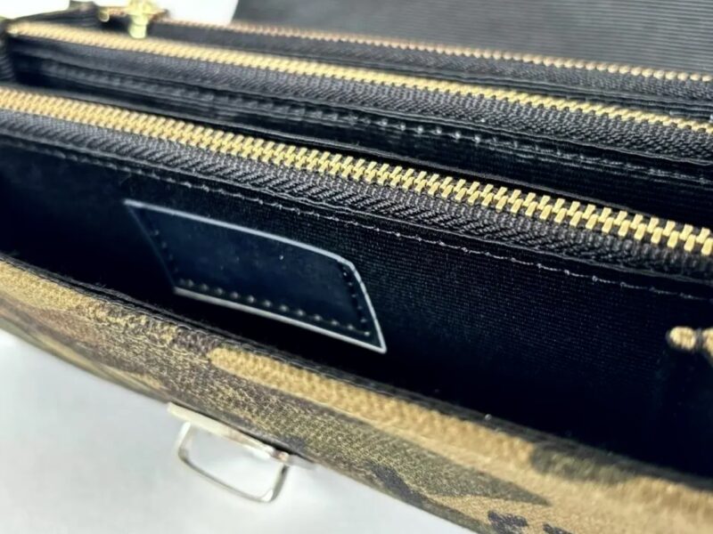 フラップ開閉型•家計やりくり財布•3費目管理用・掠れ迷彩柄・費目ポケット