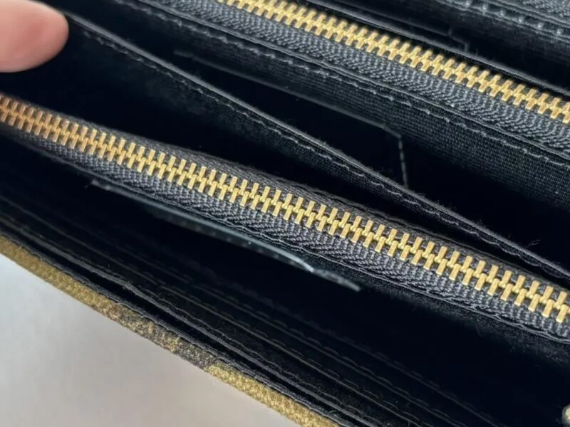 フラップ開閉型•家計やりくり財布•3費目管理用・掠れ迷彩柄・お札ポケット