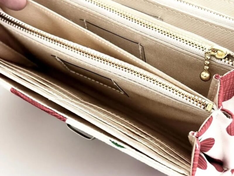 フラップ開閉型•家計やりくり財布•3費目管理用・アップル柄・お札ポケット