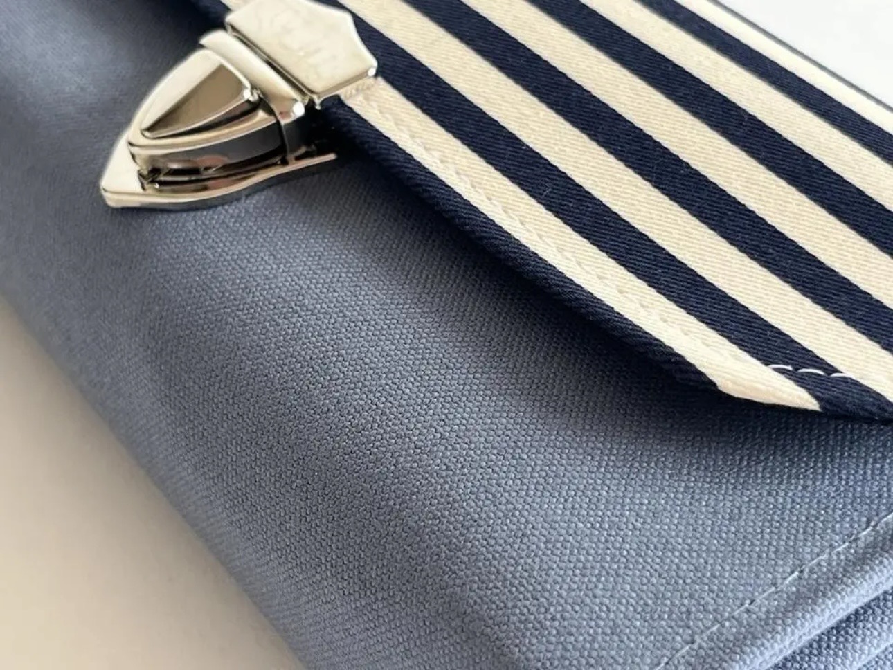 フラップ開閉型•家計やりくり財布•3費目管理用・ブルーグレー×ボーダー・生地