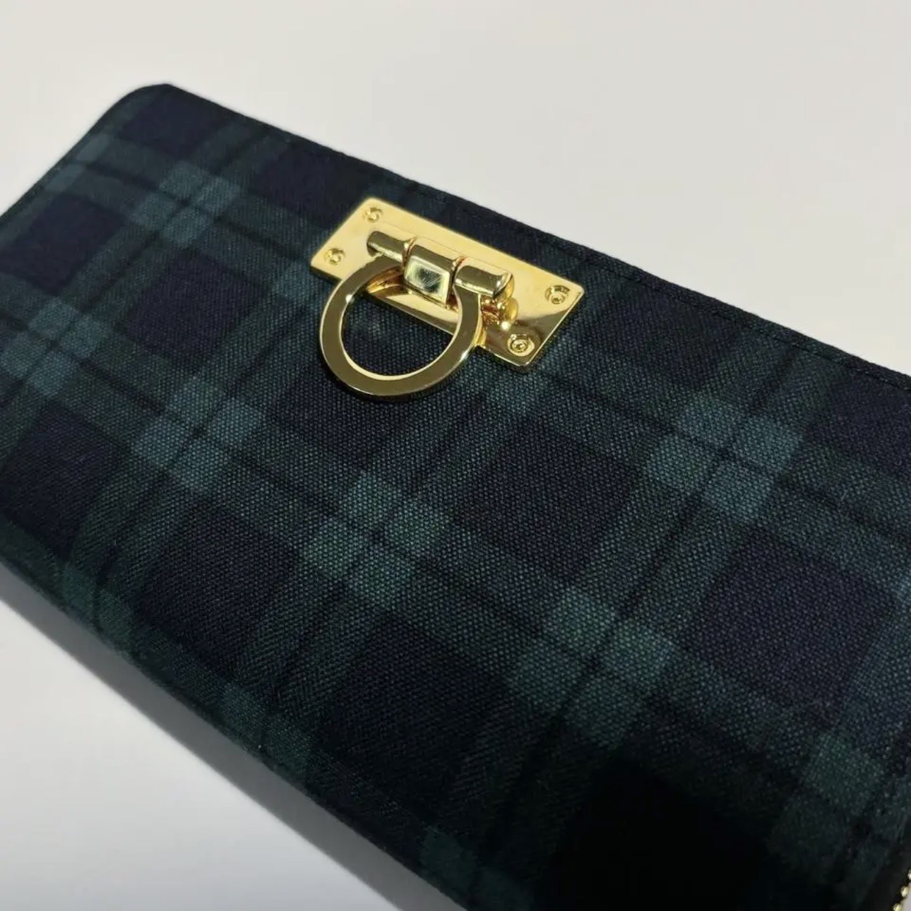 ラウンドファスナー型・家計やりくり財布・3費目管理用・ブラックウォッチ柄・生地