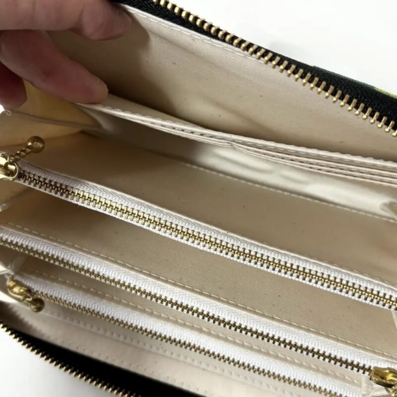 ラウンドファスナー型・家計やりくり財布・3費目管理用・シンプルウェーブ・フリーポケット