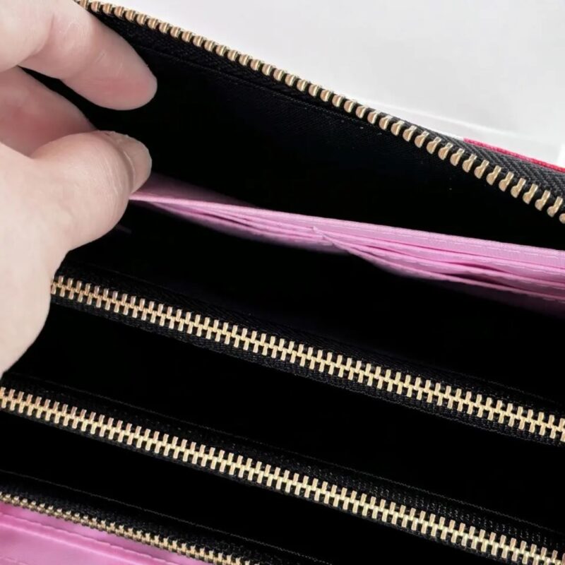 ラウンドファスナー型・家計やりくり財布・3費目管理用・アップル柄・フリーポケット