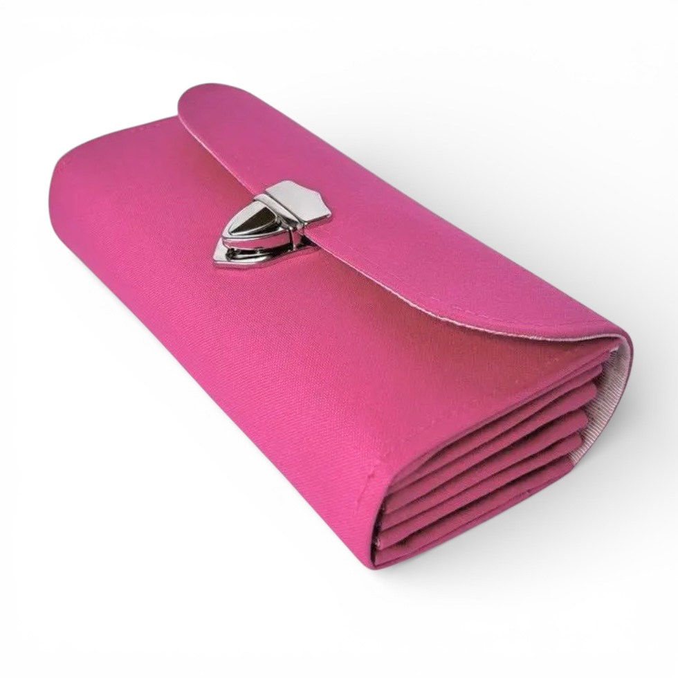 フラップ開閉型•家計やりくり財布•3費目管理用・チェリーピンク・斜め上から