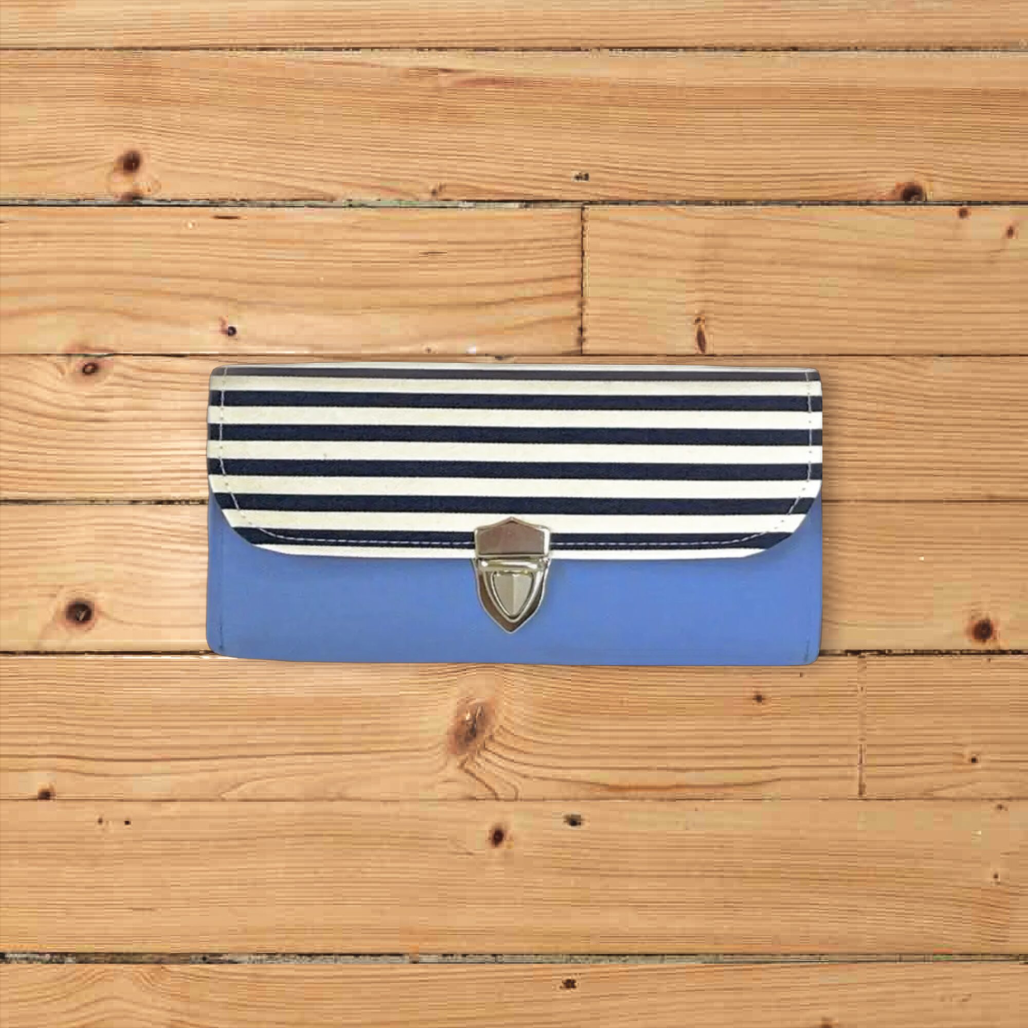 スカイブルー×ボーダー・3費目管理