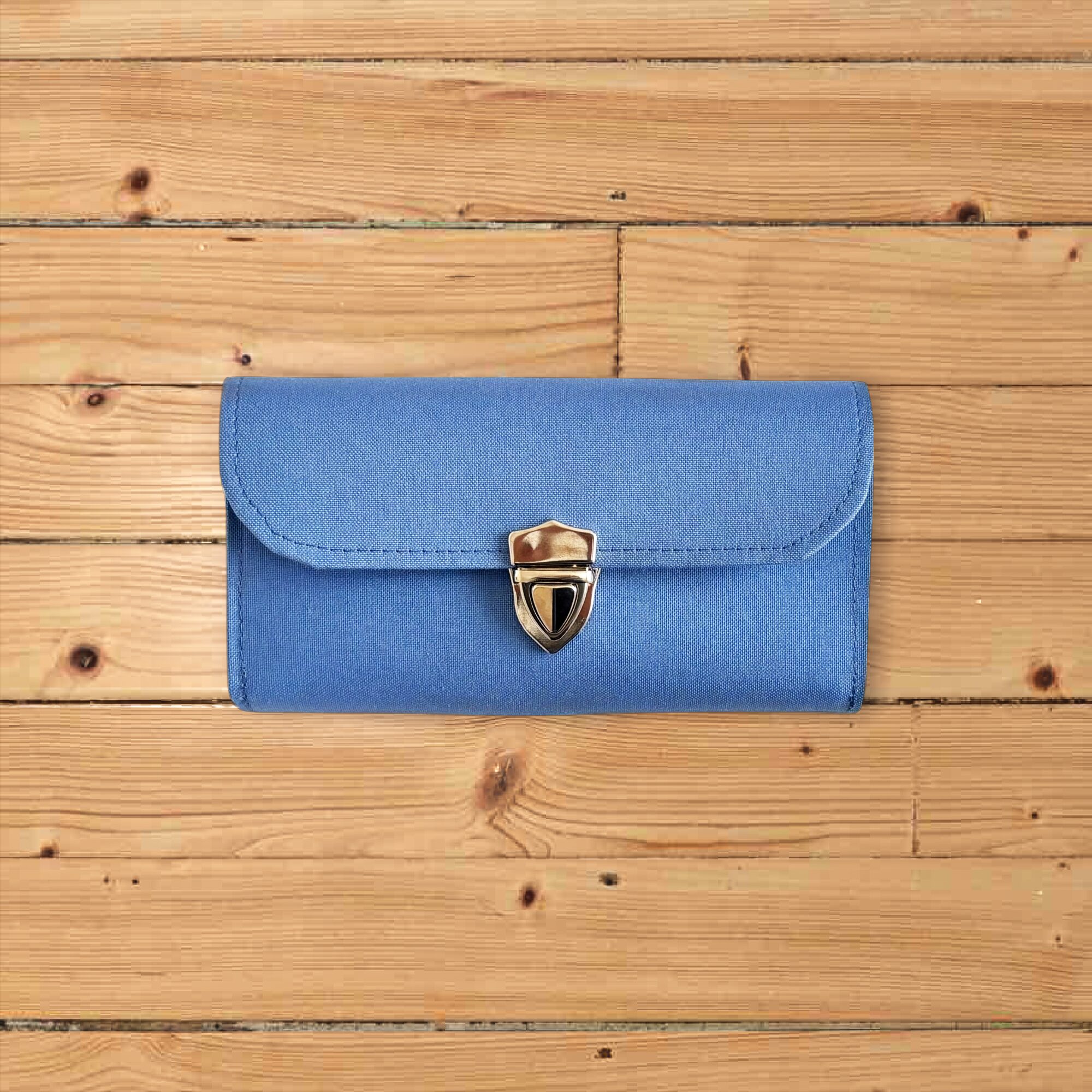 スカイブルー・3費目管理