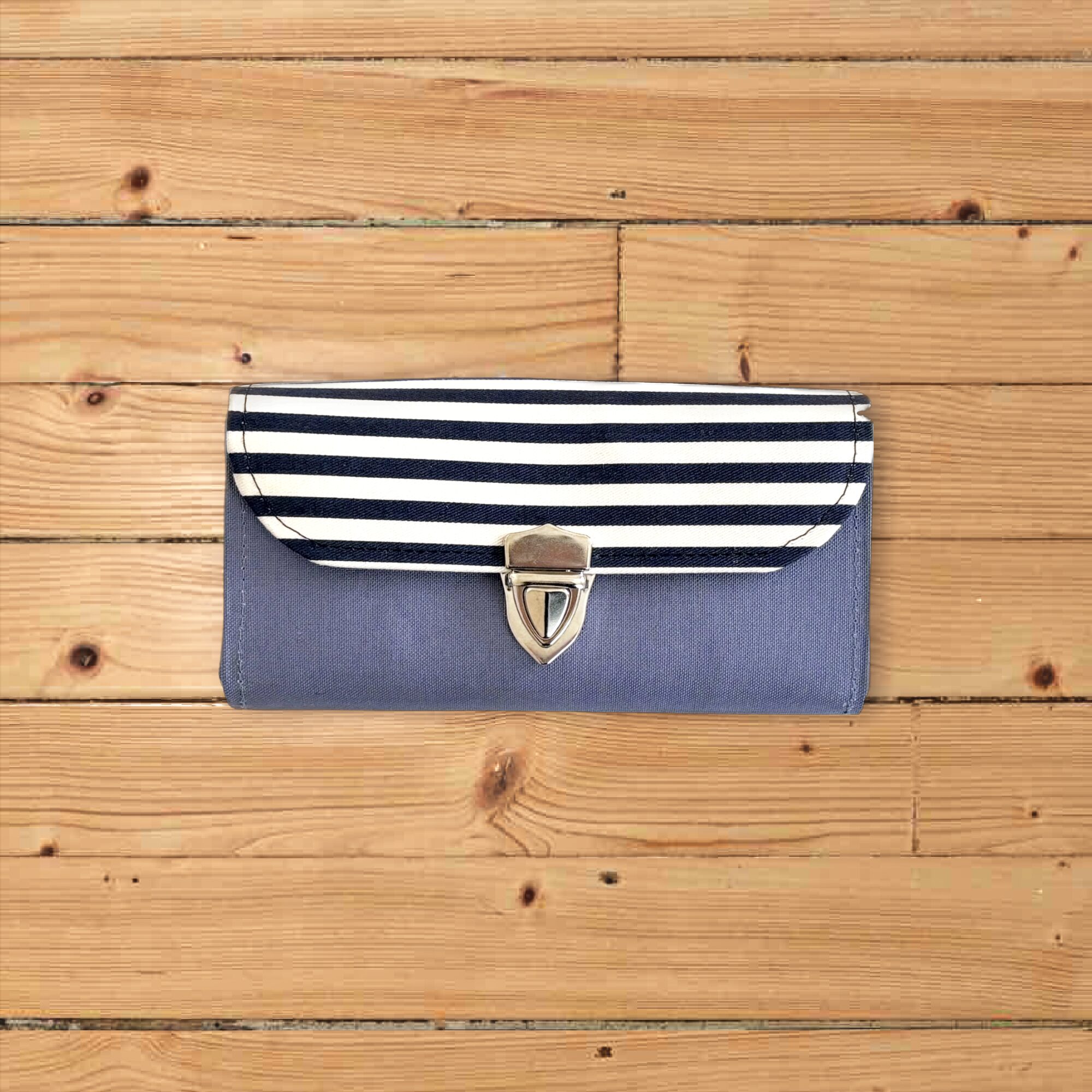 ブルーグレー×ボーダー・3費目管理