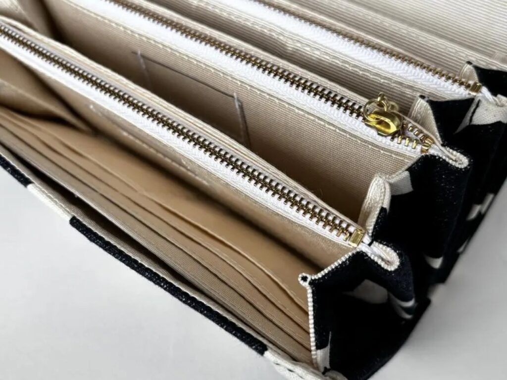 フラップ開閉型・3費目管理・デニム風スター柄