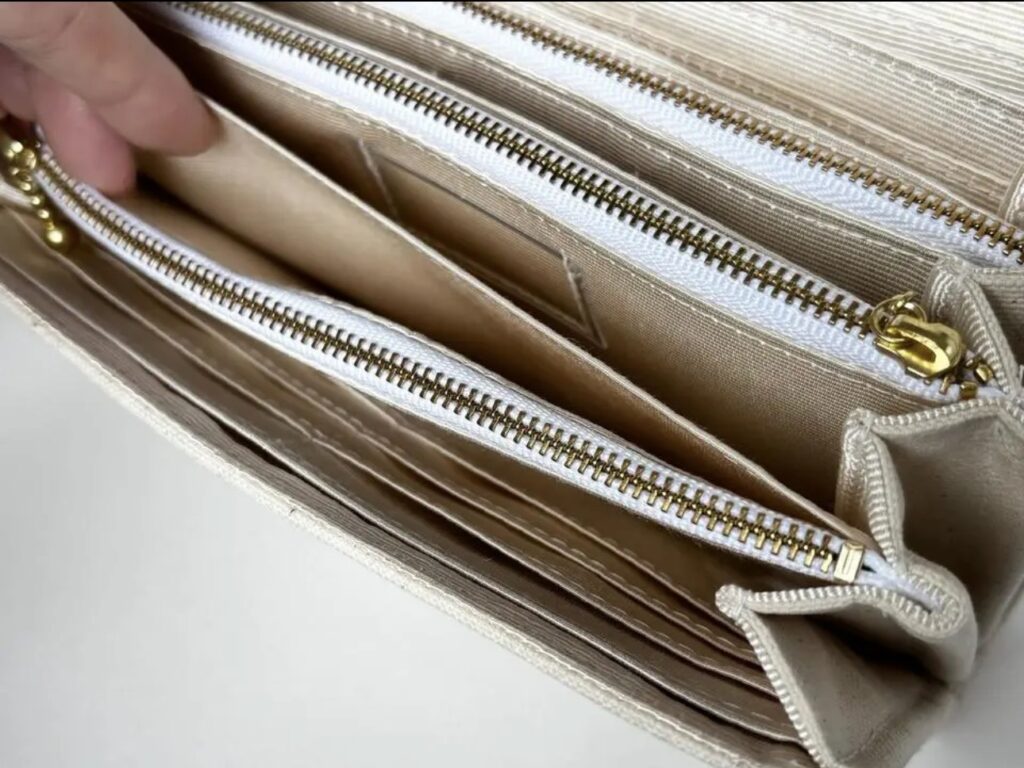 フラップ開閉型・3費目管理・生成り