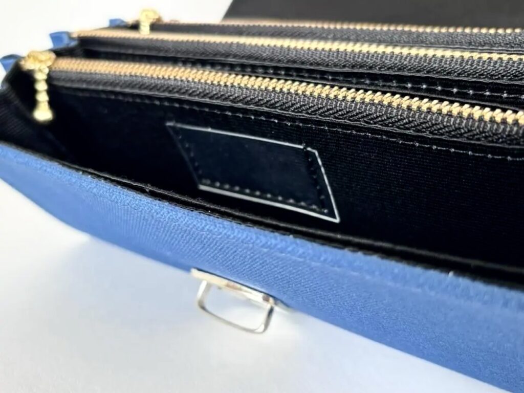 フラップ開閉型・3費目管理・コバルトブルー×ボーダー・費目ポケット