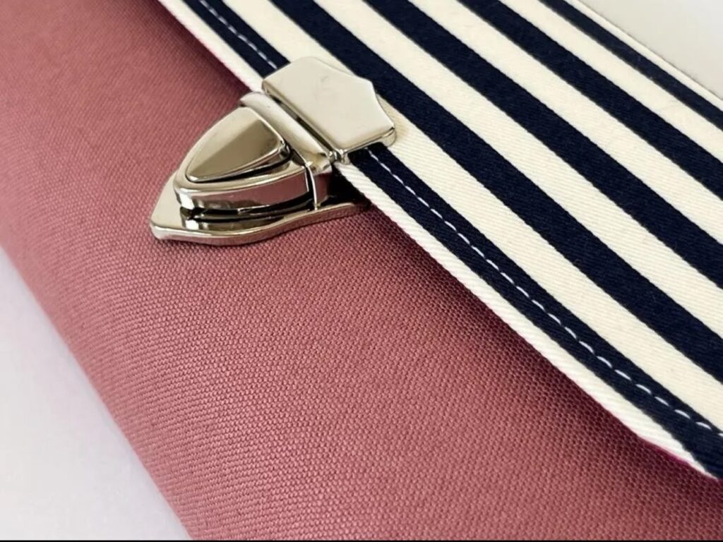 フラップ開閉型・3費目管理・スモークピンク×ボーダー