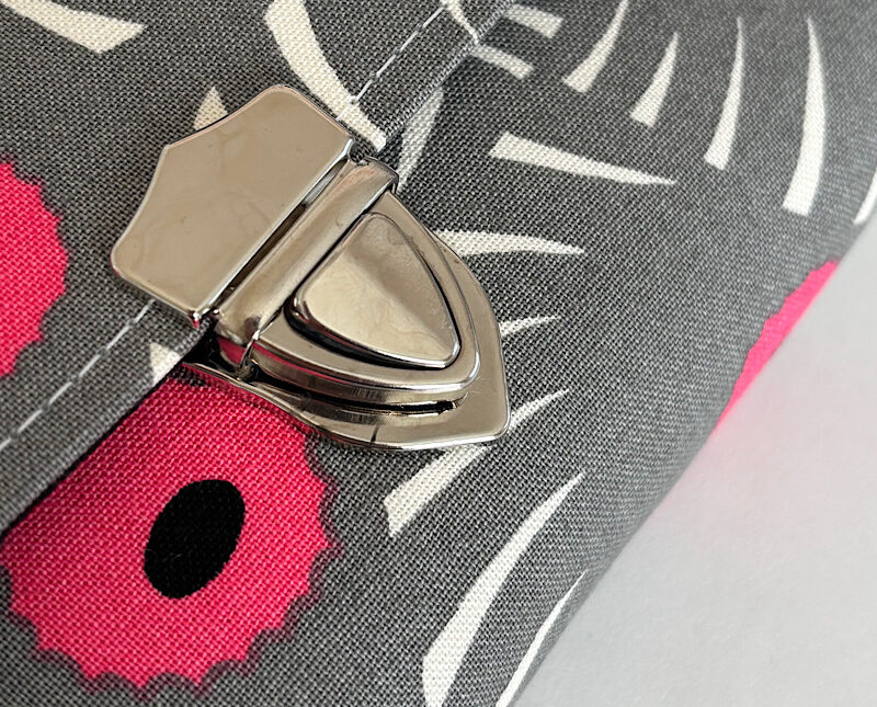 フラップ開閉型・3費目管理・アスター柄グレー・金具