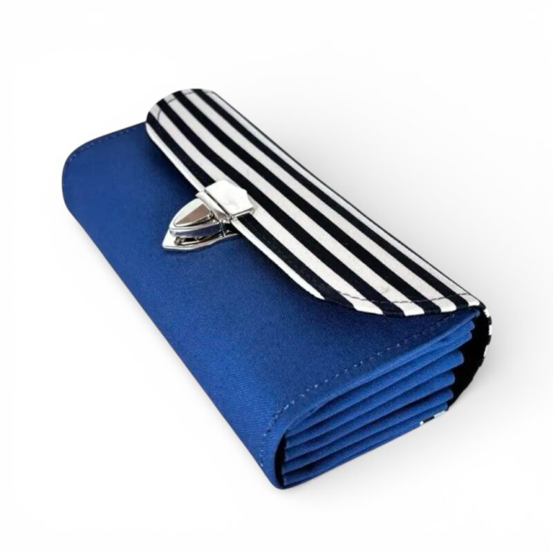 フラップ開閉型・3費目管理・コバルトブルー×ボーダー・斜め上から