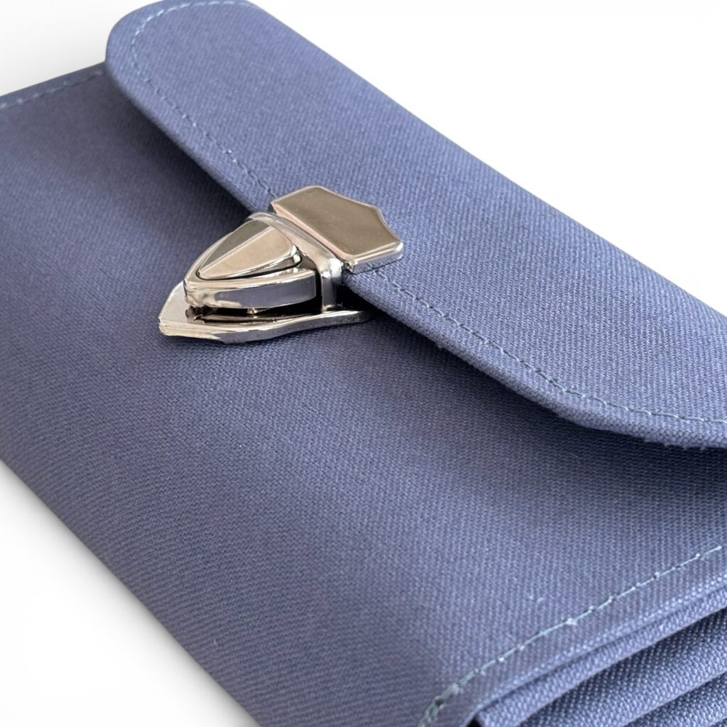 フラップ開閉型・ブルーグレー・3費目管理・生地