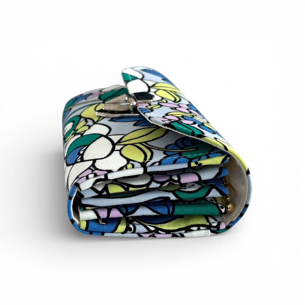 フラップ開閉型・レトロフラワーブルー・3費目管理・横