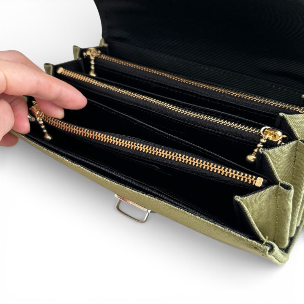 フラップ開閉型・カーキグリーン・3費目管理・お札ポケット