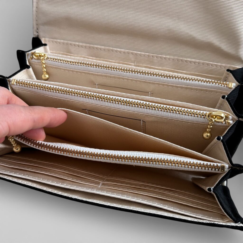 フラップ開閉型・3費目管理・ブラック・お札ポケット