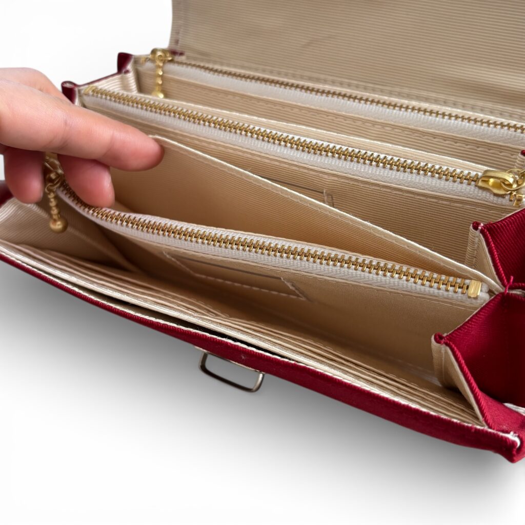 フラップ開閉型・3費目管理・ダークレッド・お札ポケット