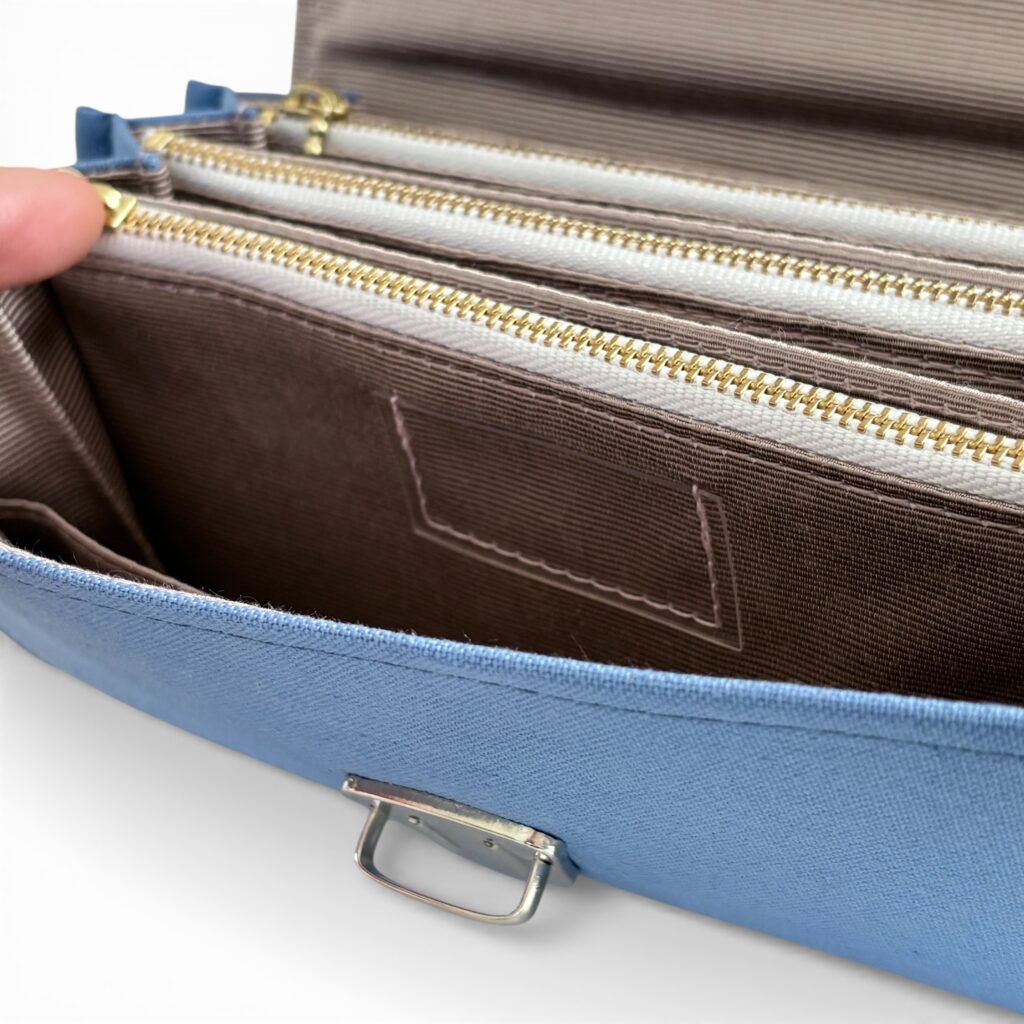 フラップ開閉型・3費目管理・スカイブルー・費目ポケット