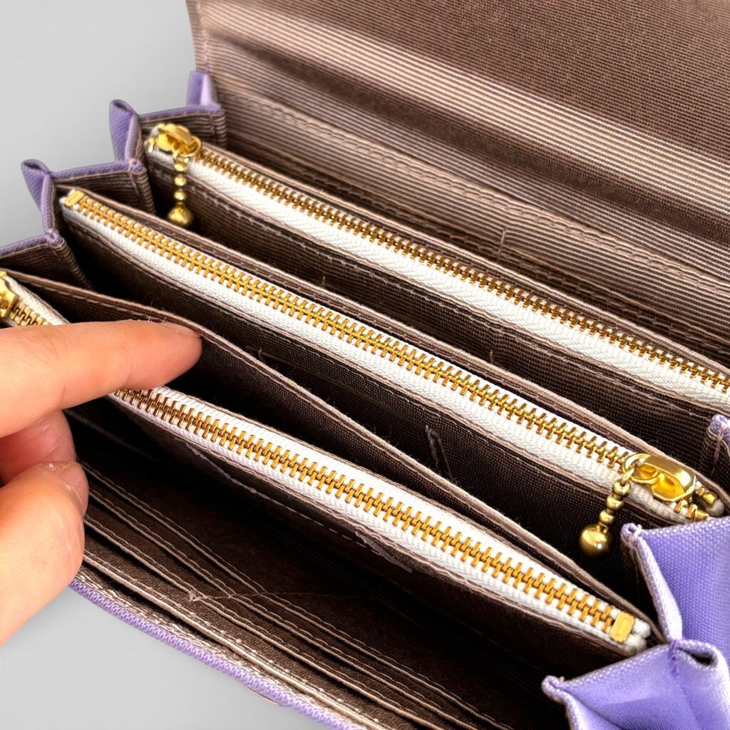 フラップ開閉型・3費目管理・ラベンダー・お札ポケット