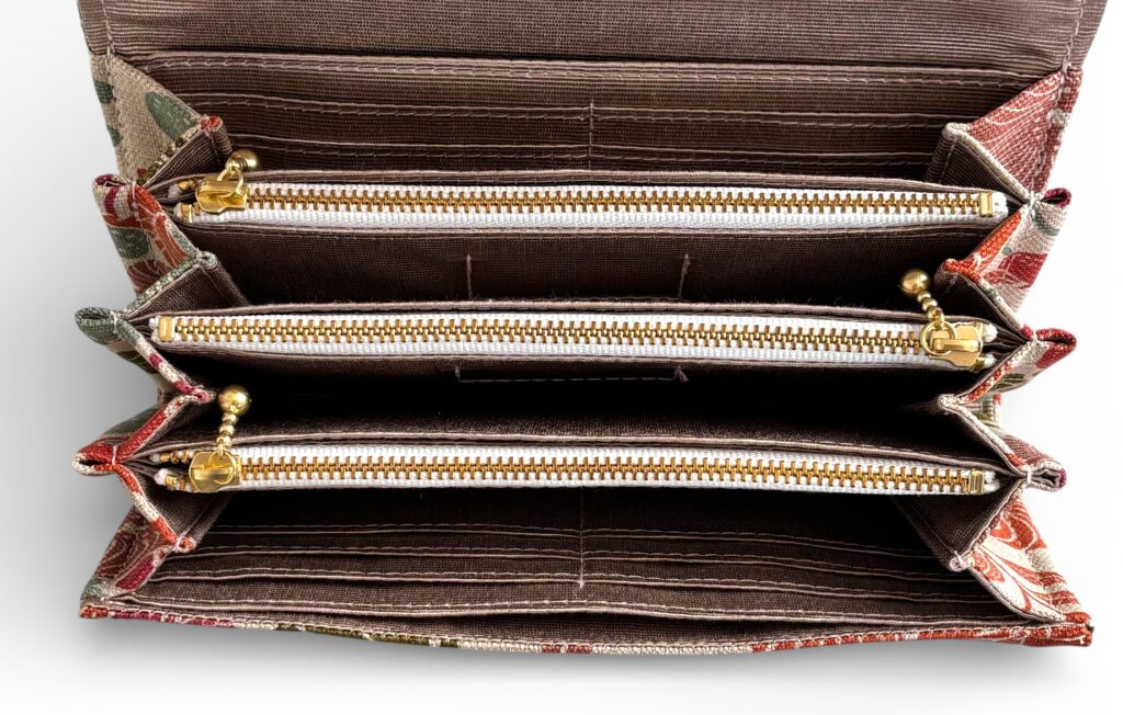 フラップ開閉型・3費目管理・植物柄生成り・内部