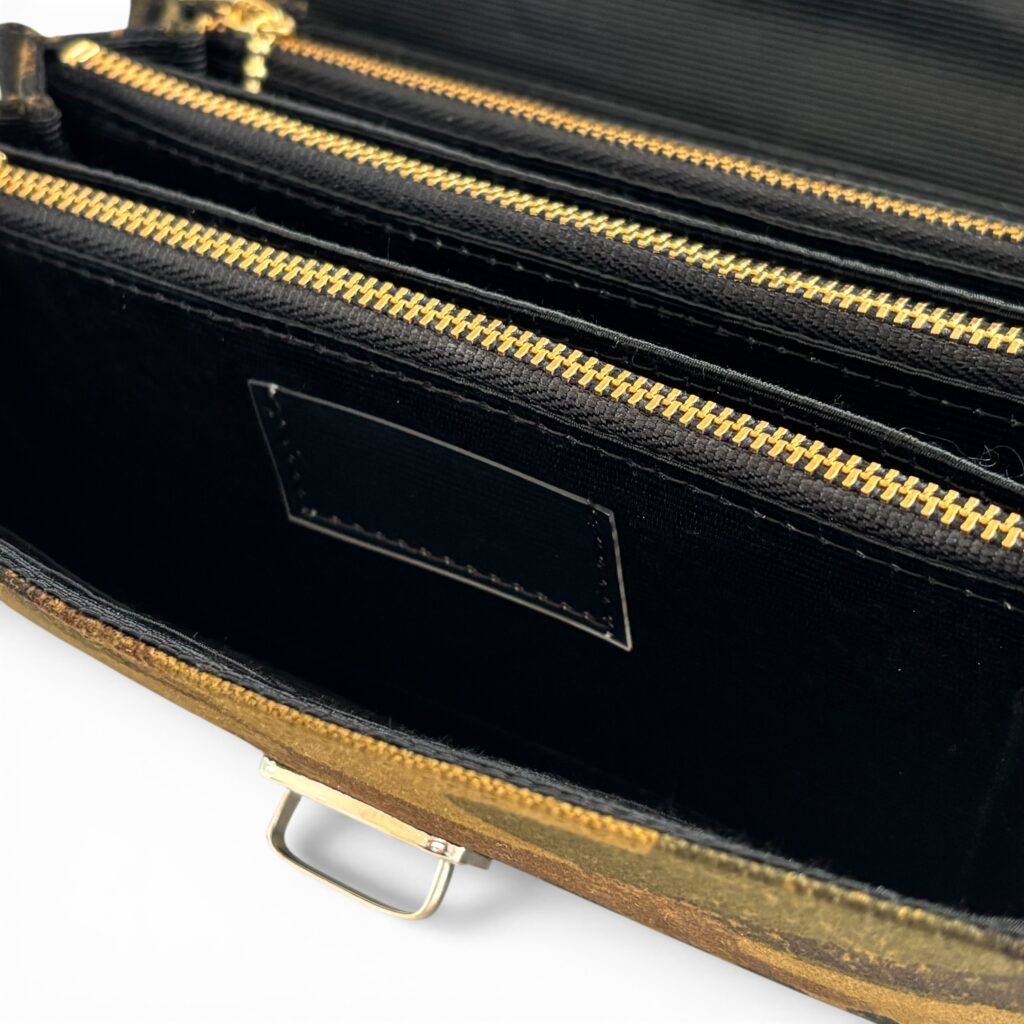 フラップ開閉型・3費目管理・掠れ迷彩柄・費目ポケット